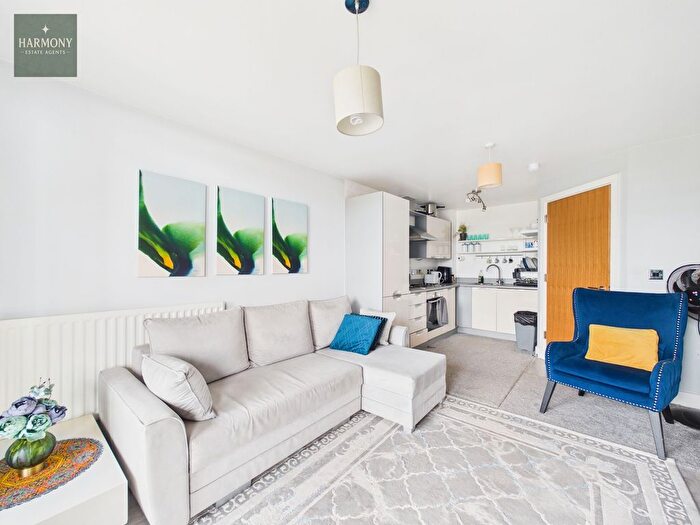 1 Bedroom Flat For Sale In Langley Walk, Birmingham, B15