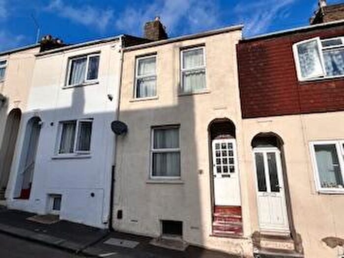 2 Bedroom House To Rent In Melbourne Road, Chatham, ME4