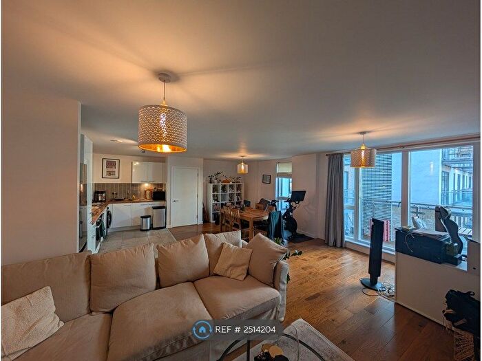 2 Bedroom Flat To Rent In Violet Road, London, E3