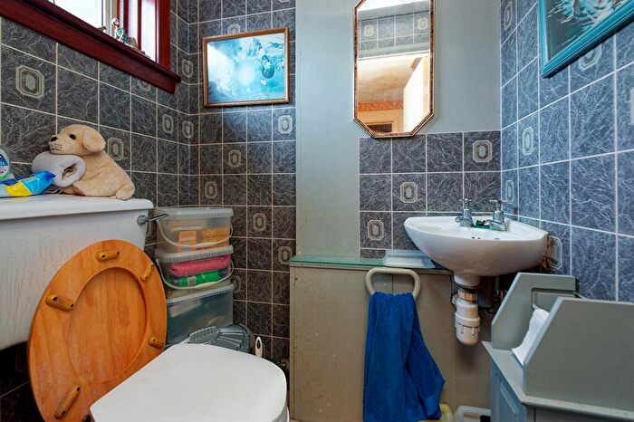3 Bedroom Terraced House For Sale In Mossbank, Livingston, EH54