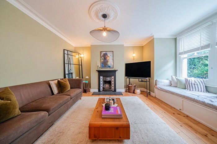 2 Bedroom Property For Sale In Winders Road, Battersea, London, SW11