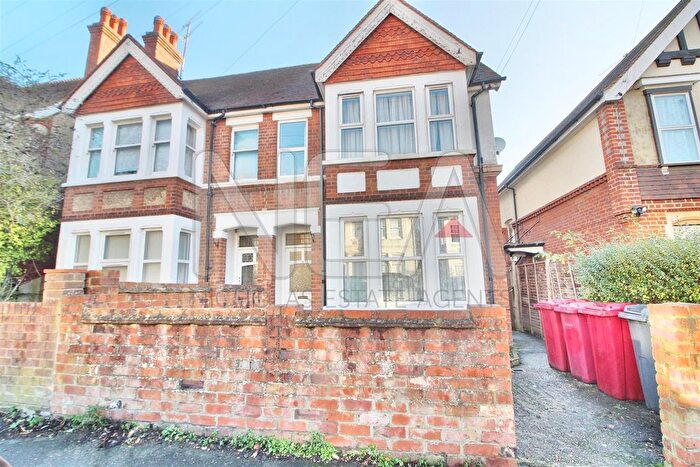 2 Bedroom Flat To Rent In St. Annes Road, Caversham, Reading, RG4