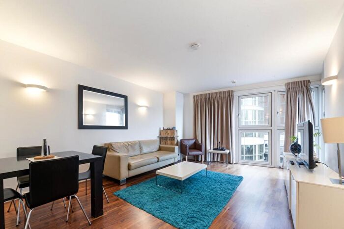 1 Bedroom Apartment To Rent In New Providence Wharf, Fairmont Avenue, London, E14