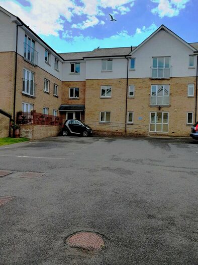 2 Bedroom Flat To Rent In Folkestone Road, Dover, CT17