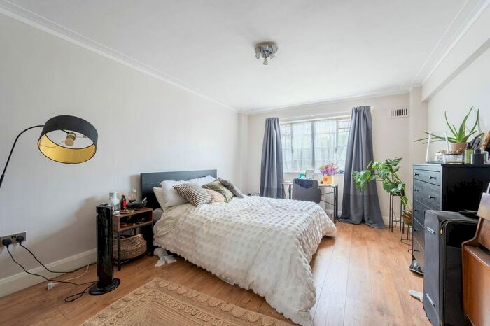 1 Bedroom Flat To Rent In Corner Fielde, Streatham Hill, London, SW2