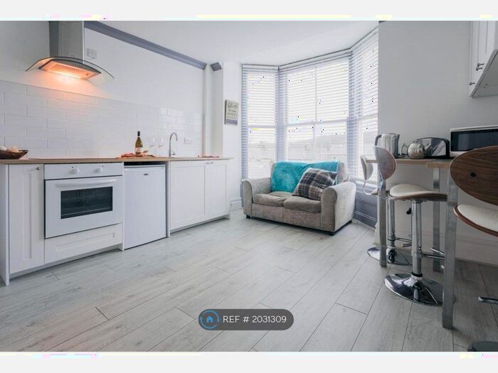 2 Bedroom Flat To Rent In West Road, Buxton, SK17