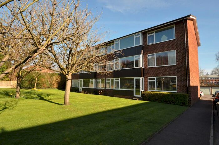 2 Bedroom Ground Flat To Rent In St. Margarets, London Road, Guildford, Surrey, GU1
