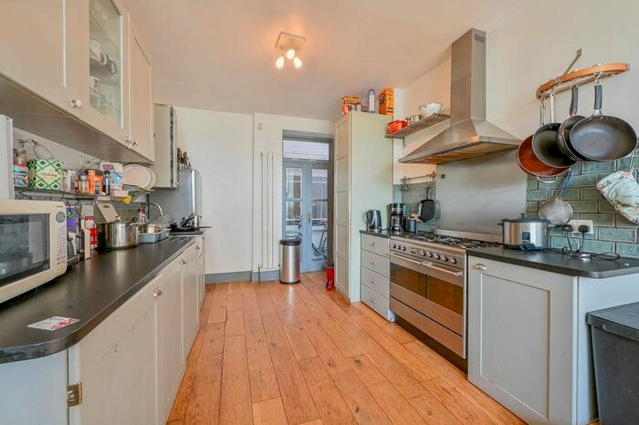 4 Bedroom Property To Rent In Newburgh Road, Acton, London, W3