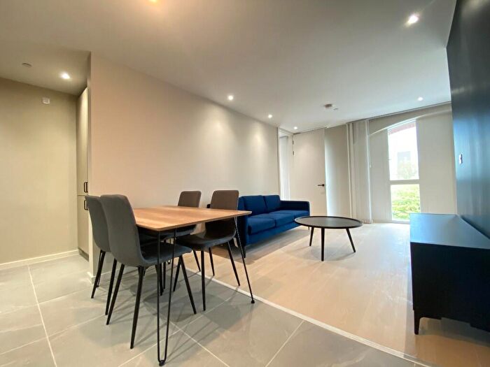 2 Bedroom Flat To Rent In City Garden, Spinners Way, Manchester, Greater Manchester, M15