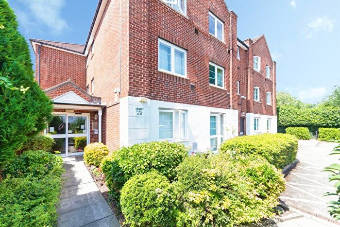 1 Bedroom Flat For Sale In Station Road, Letchworth Garden City, SG6