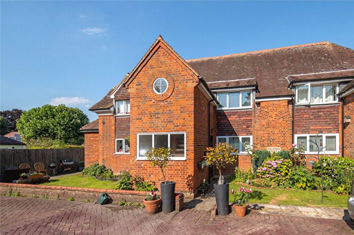 2 Bedroom Flat For Sale In East Street, Lilley, Luton, Hertfordshire, LU2