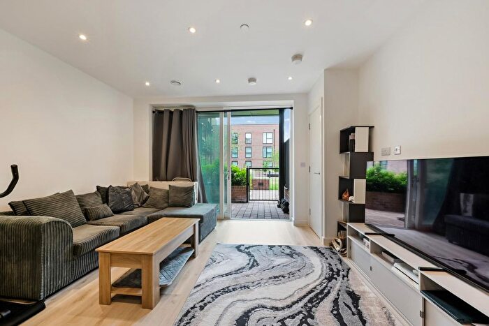 1 Bedroom Flat For Sale In Luxton House, Barking, IG11