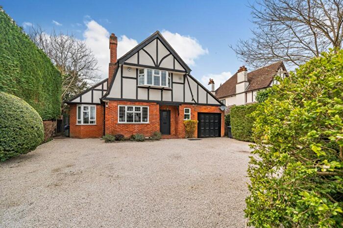 5 Bedroom Detached House For Sale In The Gateway, Woodham, Surrey, GU21