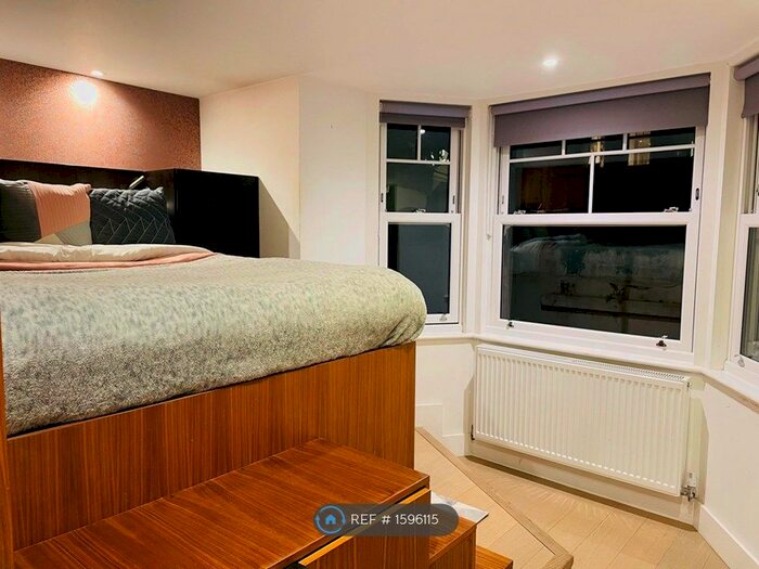 Studio To Rent In Dennington Park Road, London, NW6