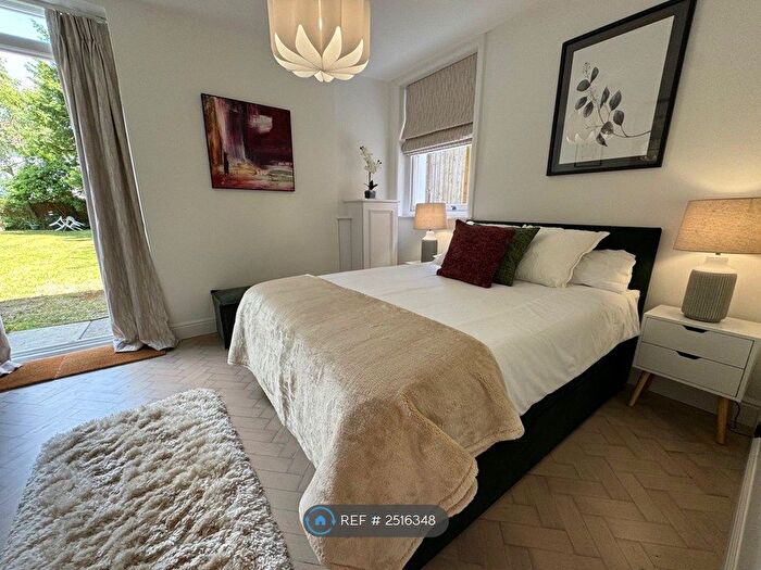 2 Bedroom Flat To Rent In Leigham Court Road, London, SW16