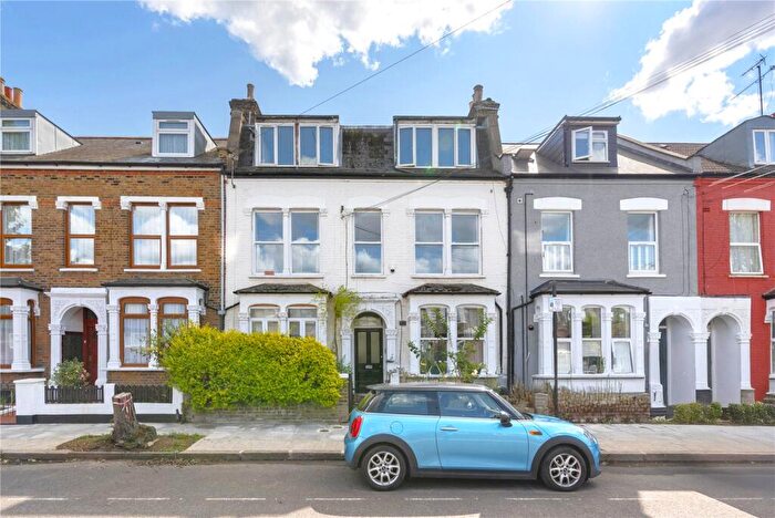 2 Bedroom Flat For Sale In Eade Road, Harringay, London, N4