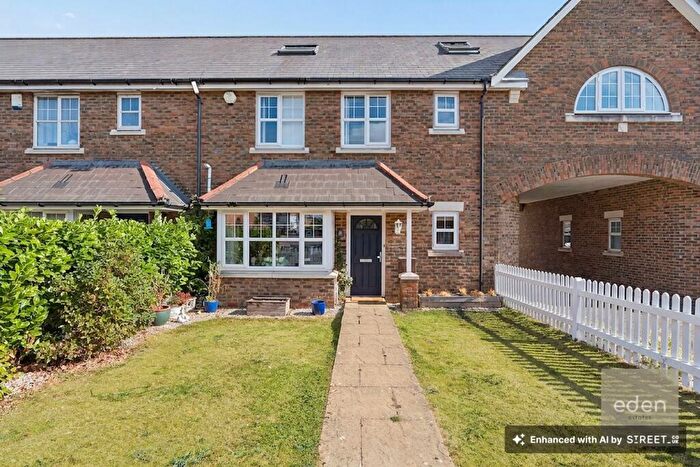 5 Bedroom Terraced House For Sale In Cardinal Walk, Kings Hill, ME19