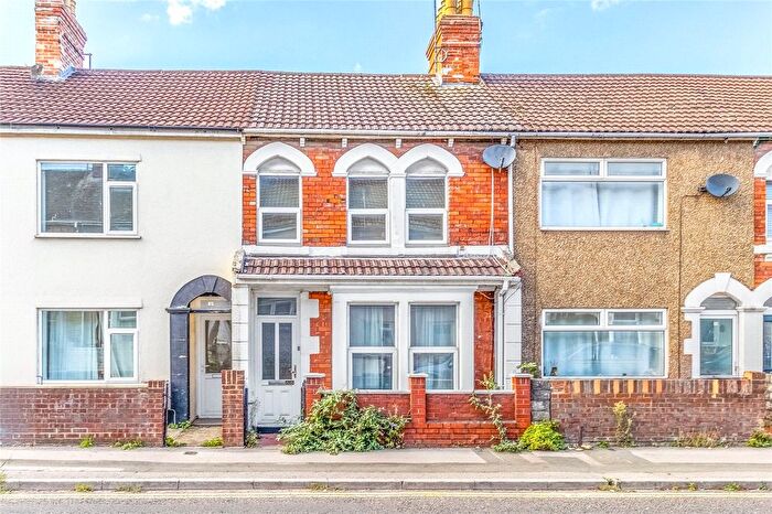 2 Bedroom Terraced House For Sale In Curtis Street, Swindon, Wiltshire, SN1