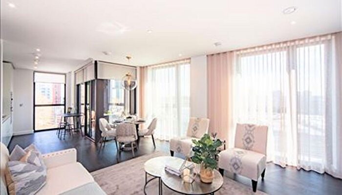 2 Bedroom Flat To Rent In Charles Clowes Walk, London, SW11