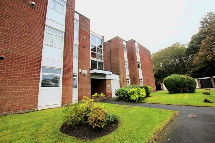 2 Bedroom Flat To Rent In Sumner Close, Rainhill, L35