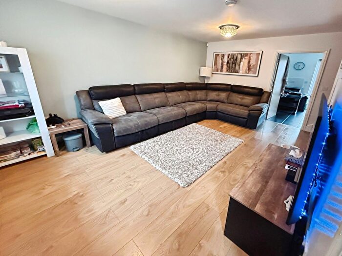 4 Bedroom Semi-detached House For Sale In Ellens Bank, Lightmoor, Telford, TF4