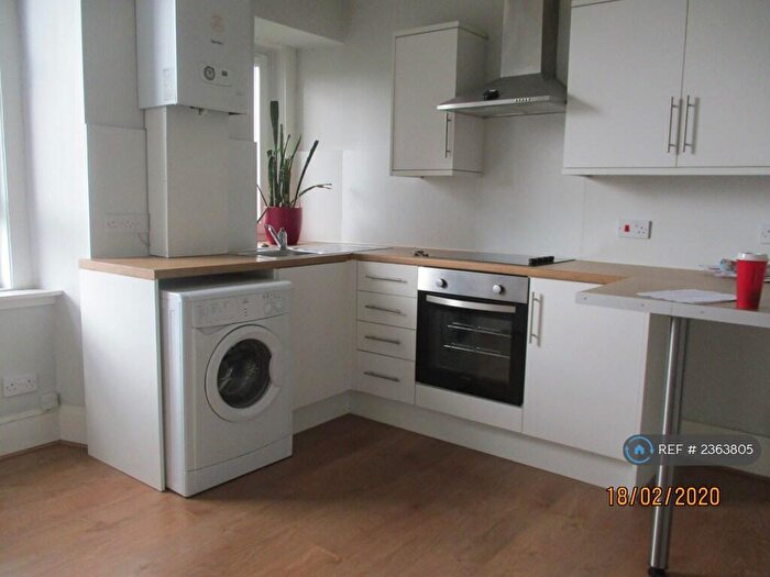 2 Bedroom Flat To Rent In Lochee Road, Dundee, DD2