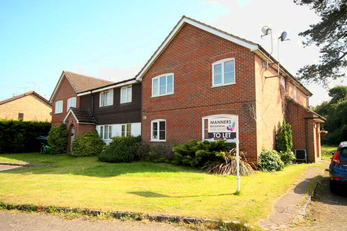1 Bedroom Flat To Rent In Bisley, Woking, GU24