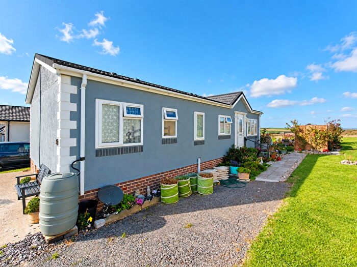2 Bedroom Park Home For Sale In South Coast Road, Peacehaven, BN10