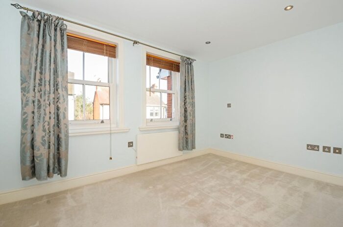 2 Bedroom Flat To Rent In Brockenhurst Road, Ascot, SL5