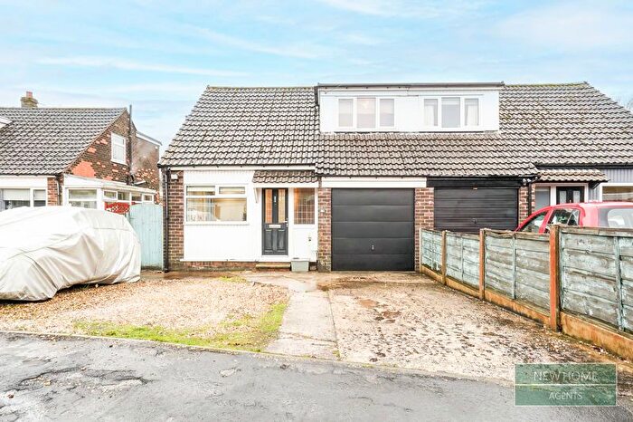 3 Bedroom Semi-Detached Bungalow For Sale In Laneside Close, Chapel-En-Le-Frith, High Peak, SK23