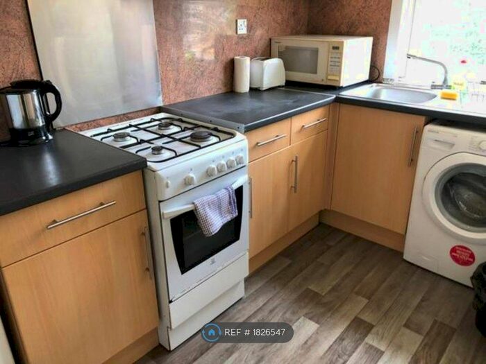 2 Bedroom Flat To Rent In Prestonfield Avenue, Edinburgh, EH16