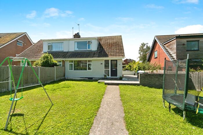 3 Bedroom Semi-Detached House For Sale In Llwyn Isaf, Conwy, LL32
