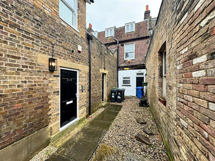 1 Bedroom Flat For Sale In Darby Drive, Waltham Abbey, EN9