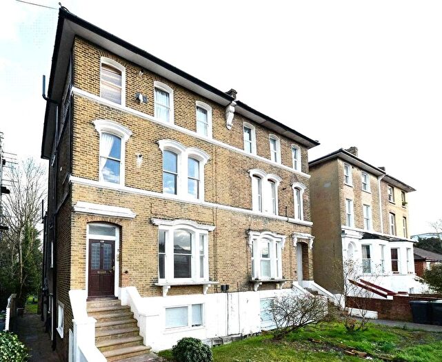 2 Bedroom Flat To Rent In Oakfield Road, London, SE20