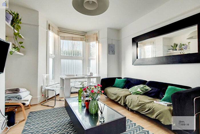 4 Bedroom End Of Terrace House To Rent In St John's Way, N19