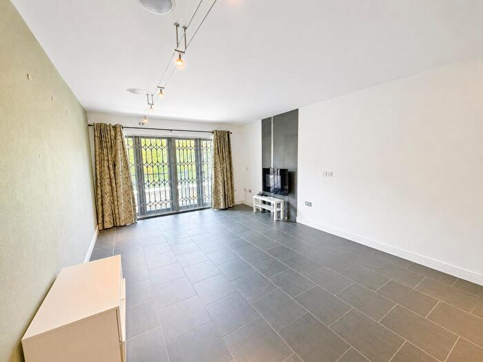 2 Bedroom Flat To Rent In Fairway Court, Fletcher Road, NE8