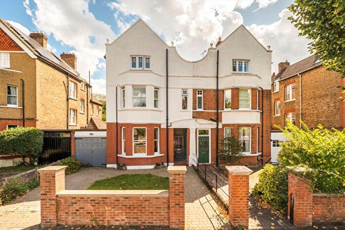 5 Bedroom Semi-Detached House For Sale In Elers Road, West Ealing, W13