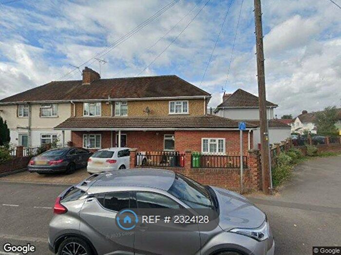 4 Bedroom Semi-Detached House To Rent In Shackleton Road, Slough, SL1