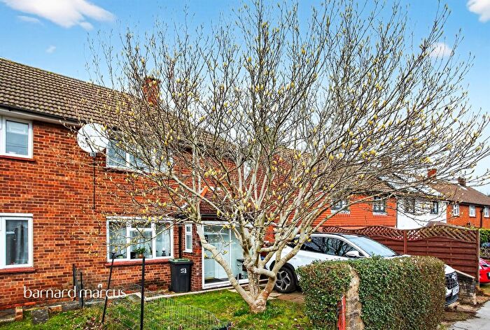 2 Bedroom Semi-Detached House For Sale In Dunley Drive, New Addington, Croydon, CR0