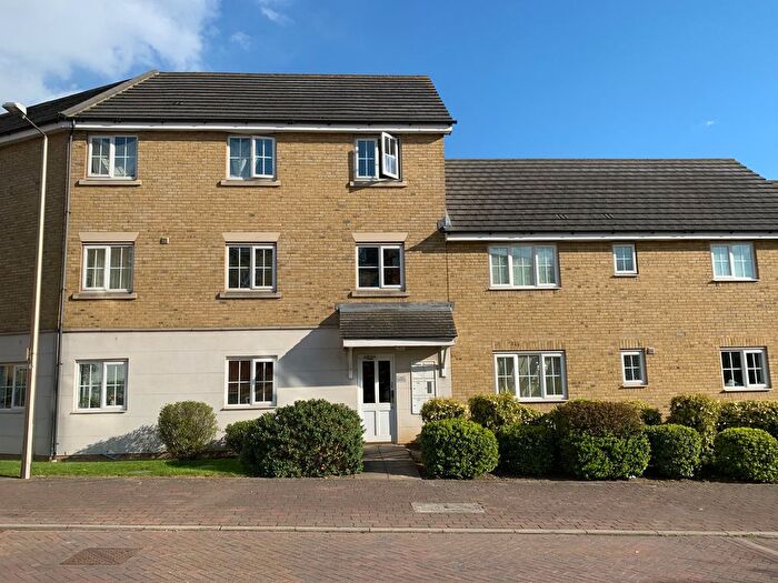 2 Bedroom Flat To Rent In Kendal, Purfleet, RM19