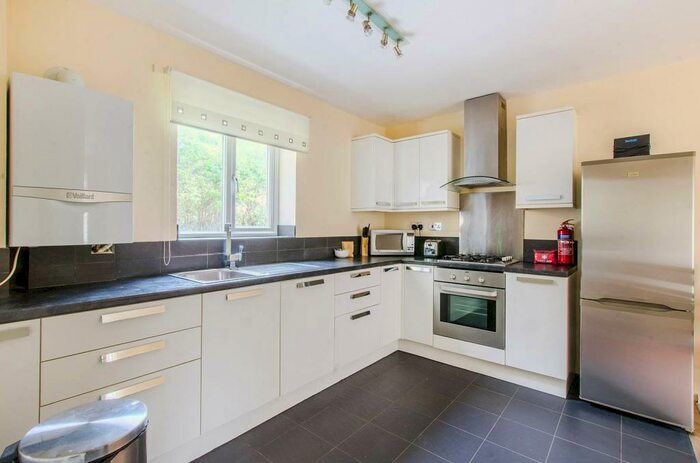 2 Bedroom Flat To Rent In Poolmans Street, Rotherhithe, London, SE16