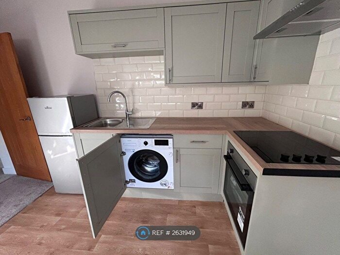 1 Bedroom Flat To Rent In Halifax Road, Sowerby Bridge, HX6