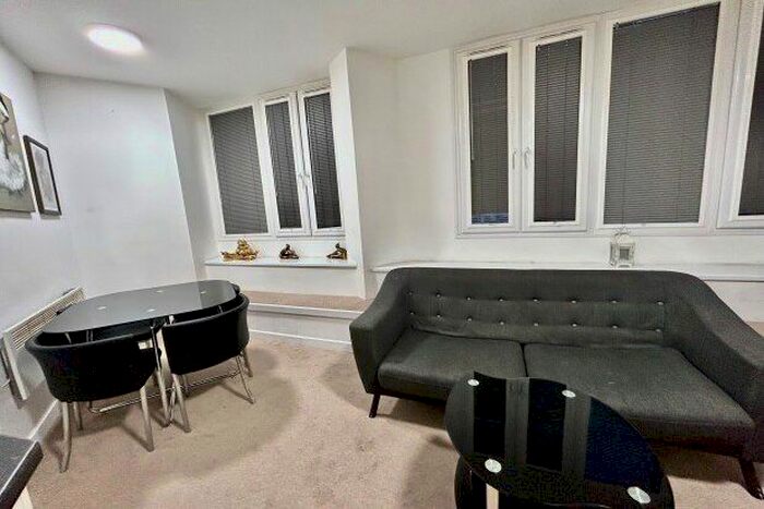 2 Bedroom Flat To Rent In Hounds Gate House, Nottingham, NG1