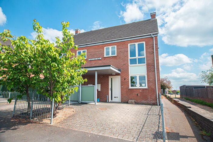 3 Bedroom Semi-Detached House To Rent In Quebec Road, Bottesford, DN17