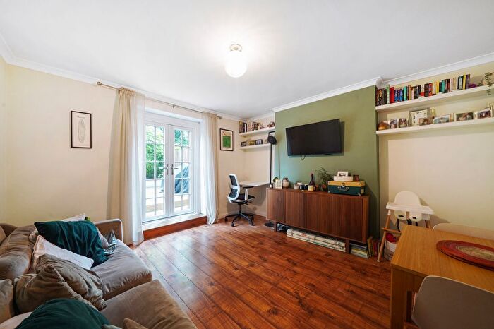 2 Bedroom Flat For Sale In Waldram Park Road, Forest Hill, London, SE23