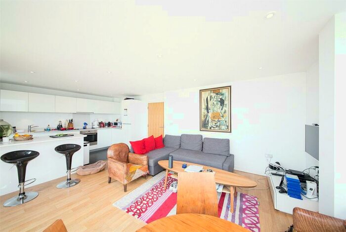 3 Bedroom Apartment To Rent In Goodchild Road, London, N4