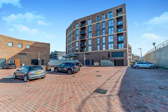 1 Bedroom Flat To Rent In Limehouse Wharf, Rochester ME1