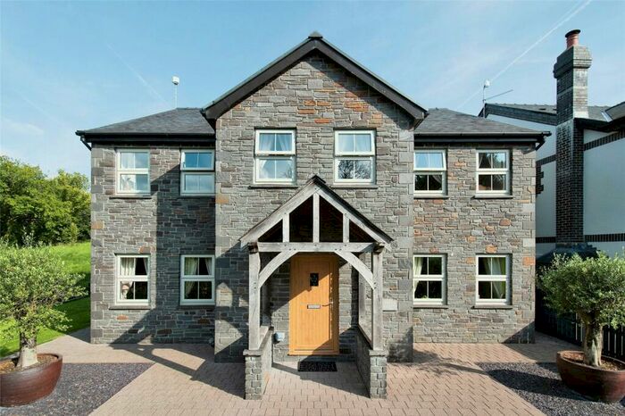 4 Bedroom Detached House For Sale In Llandyfan, Ammanford, Carmarthenshire, SA18