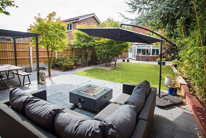 3 Bedroom Detached House For Sale In Dundee Close, Fearnhead, Warrington, WA2