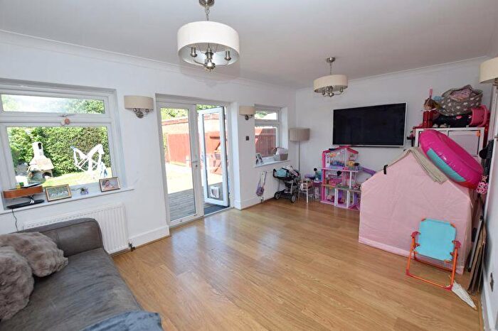 4 Bedroom Semi-Detached House To Rent In Sandling Village, Maidstone, ME14